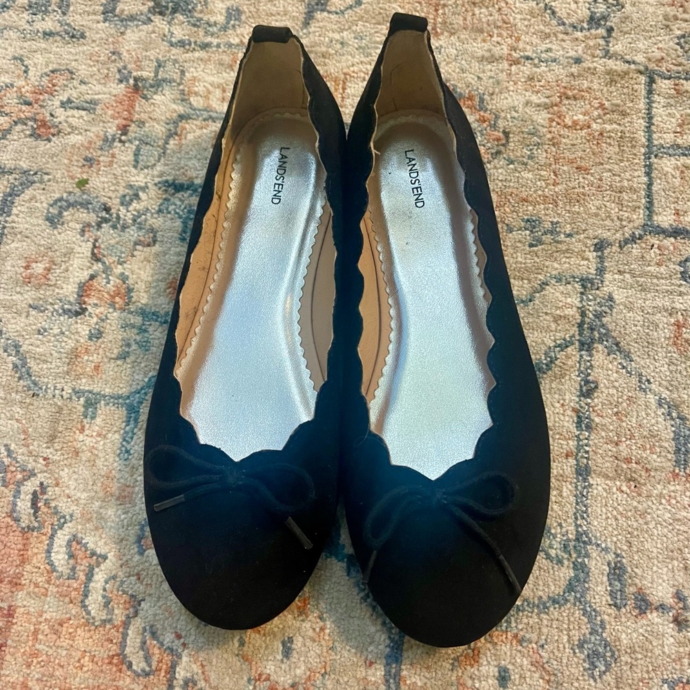 NWOB Lands' End Black Scalloped Ballet Flats